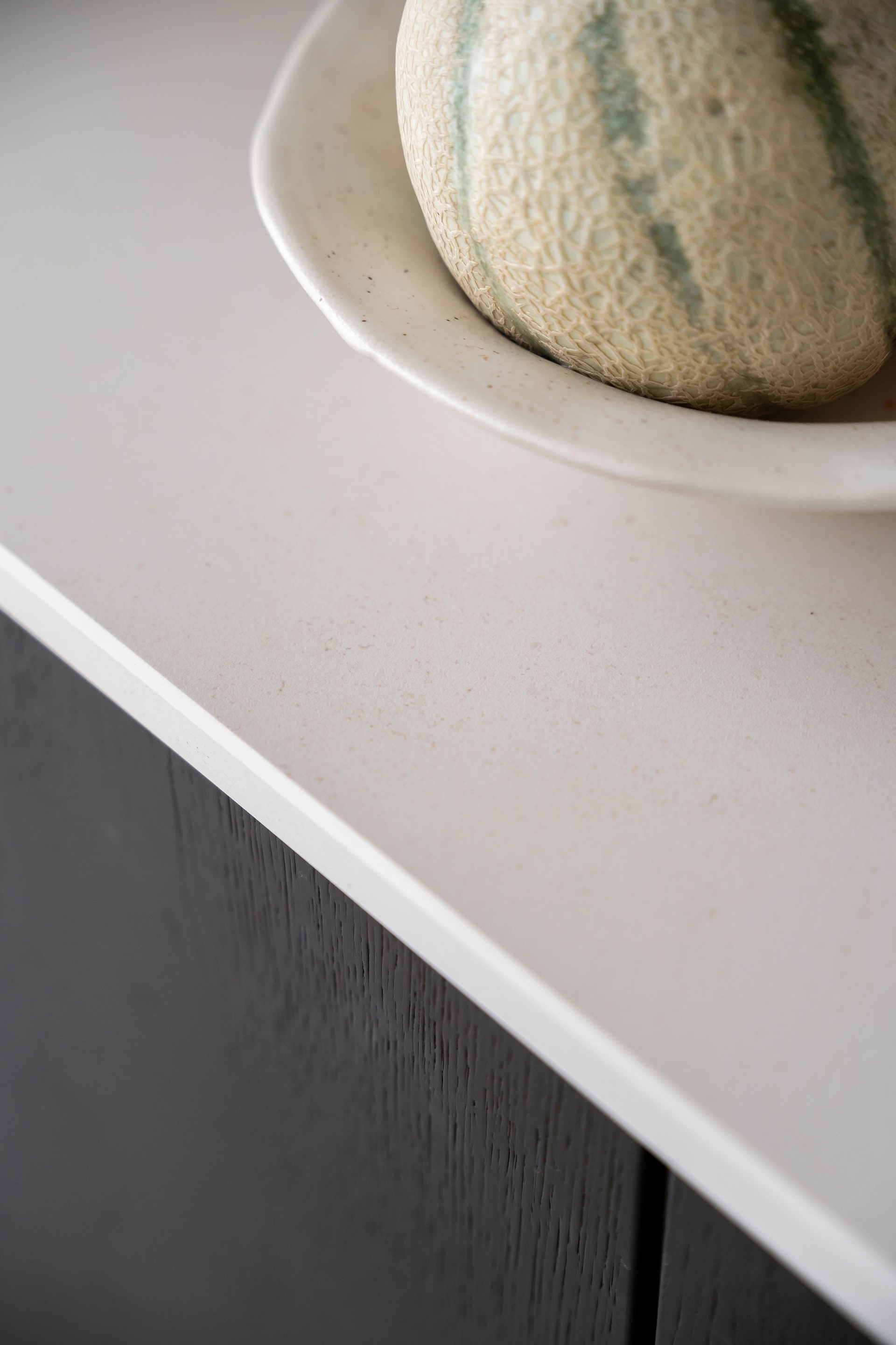 Keller keuken met licht en donker contrast Intermat20