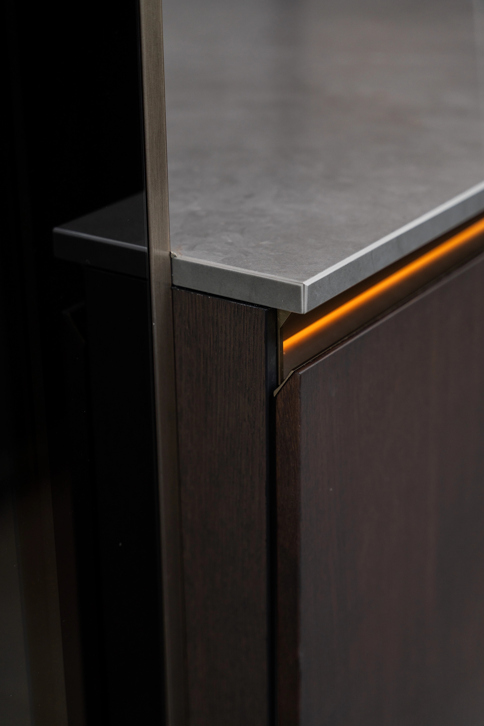 Moderne SieMatic SLX keuken in bronze brushed Intermat14