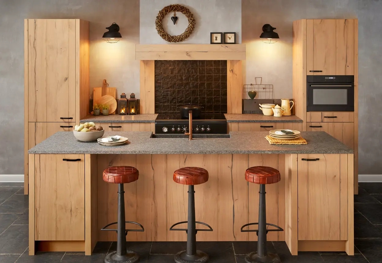 Keller nostalgische keuken met hout Intermat keukens