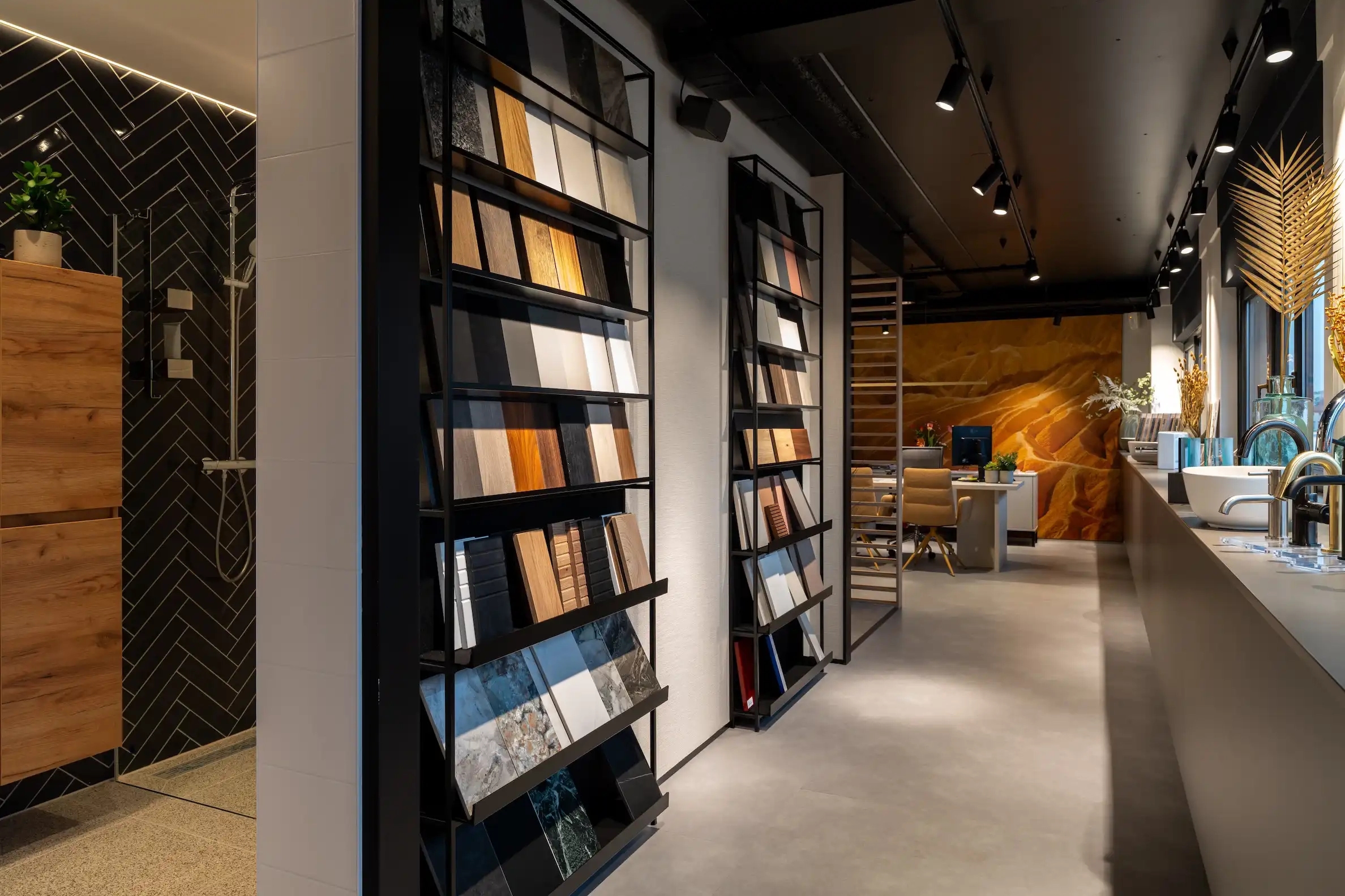 Verschillende materialen Showroom Alphen ad Rijn Intermat Keukens